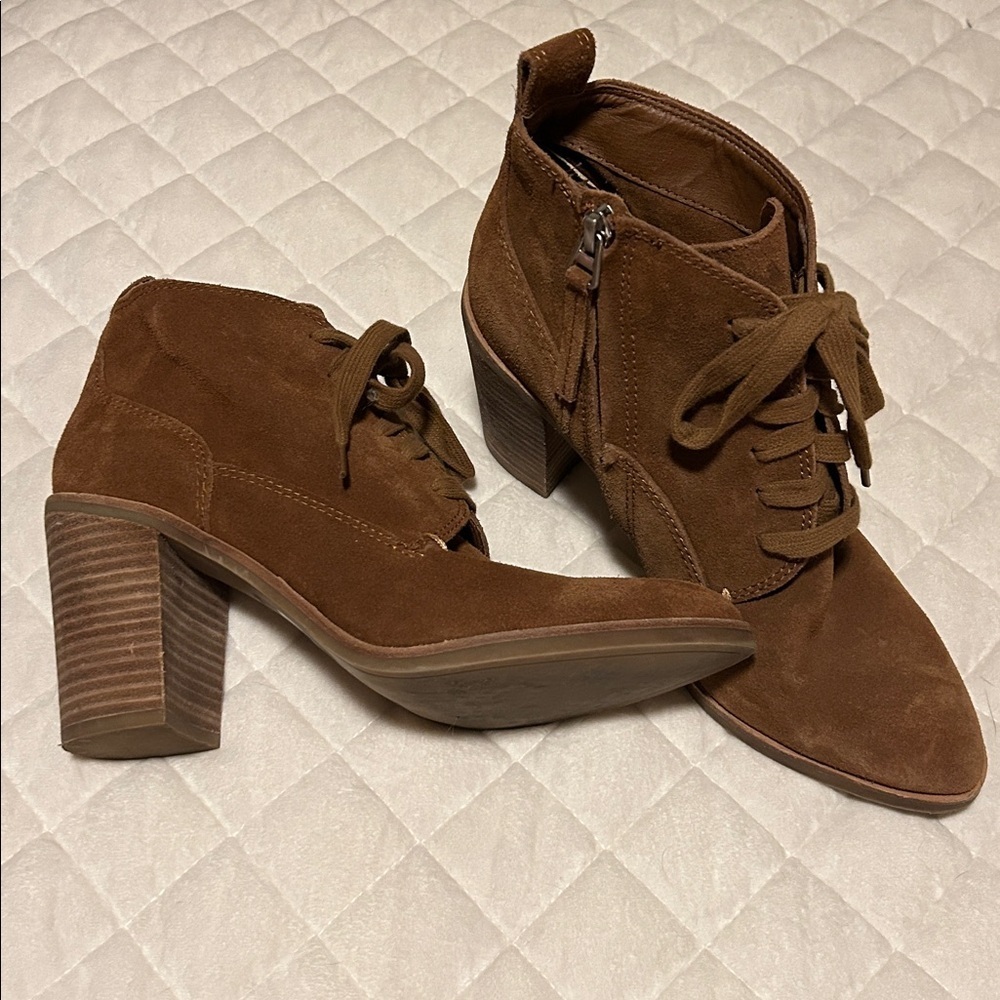 Dolce Vida Women’s Suede Seiko Lace-Up Booties